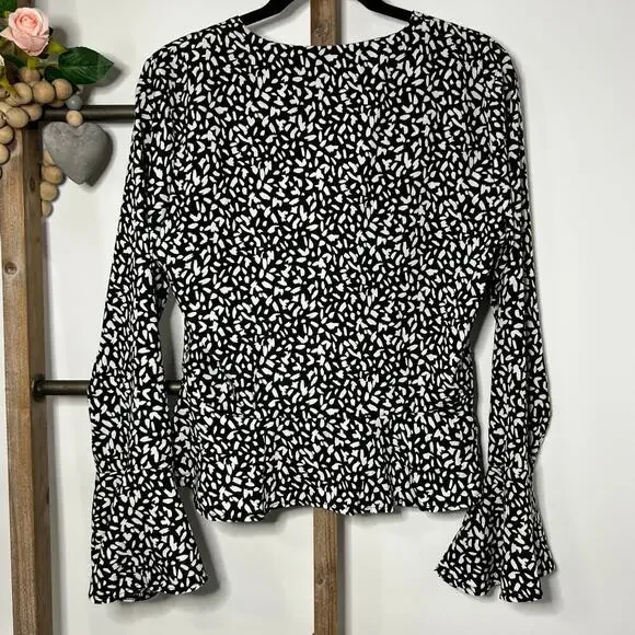 Missguided NWT‎ Long Sleeve Peplum Black White Blouse Size 10 - Picture 6 of 9